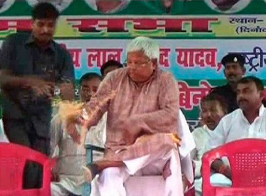 Fan falls on Lalu Prasad Yadav